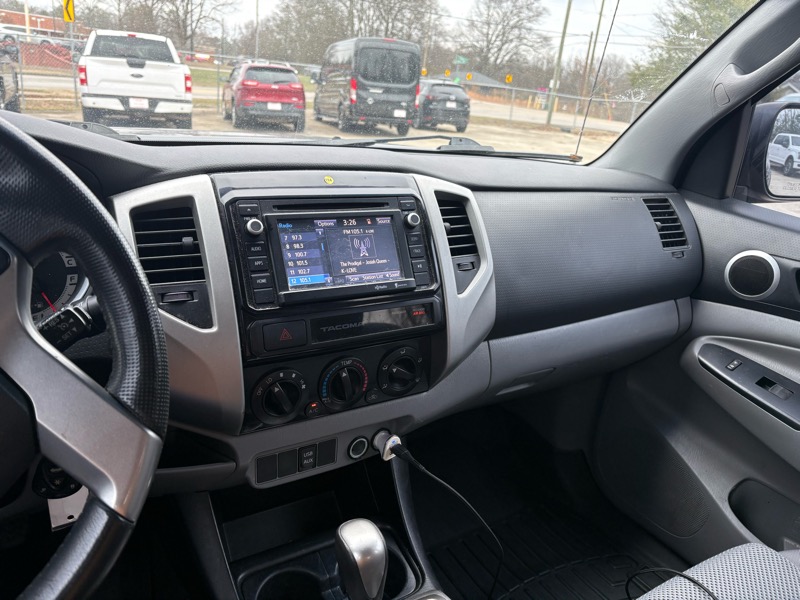 Toyota Tacoma PreRunner Double Cab V6 5AT 2WD 2015