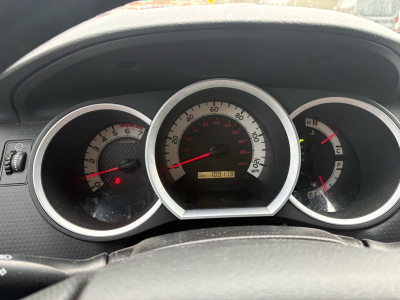 Toyota Tacoma PreRunner Double Cab V6 5AT 2WD 2015