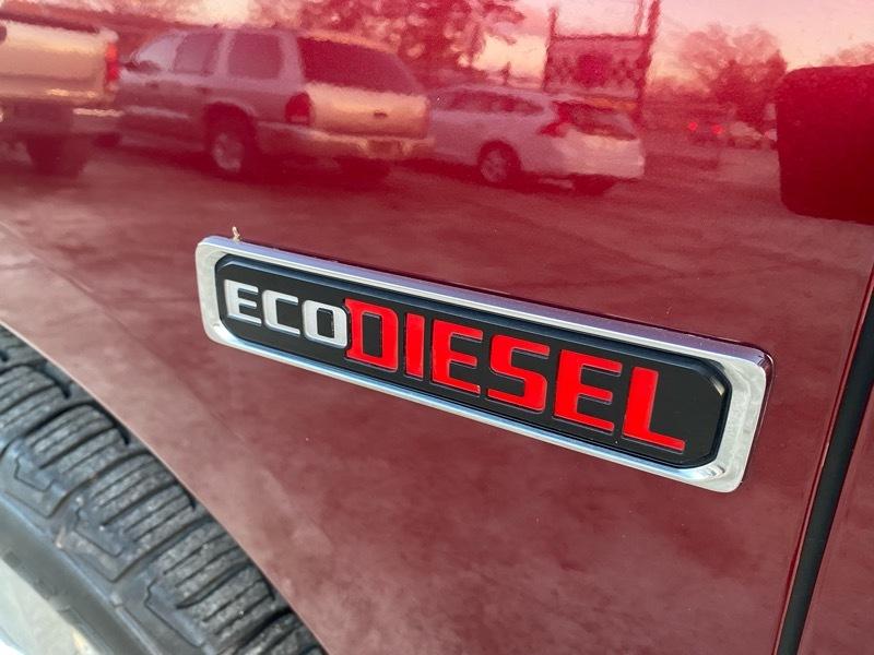 RAM 1500 SLT Crew Cab SWB 4WD 2016