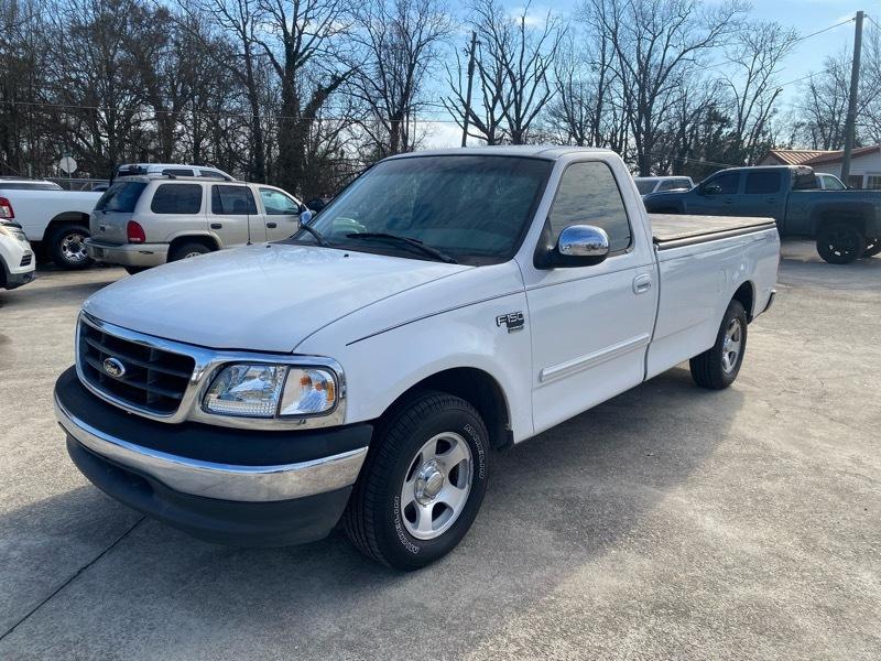 2001 Ford F-150 XL Short Bed 2WD