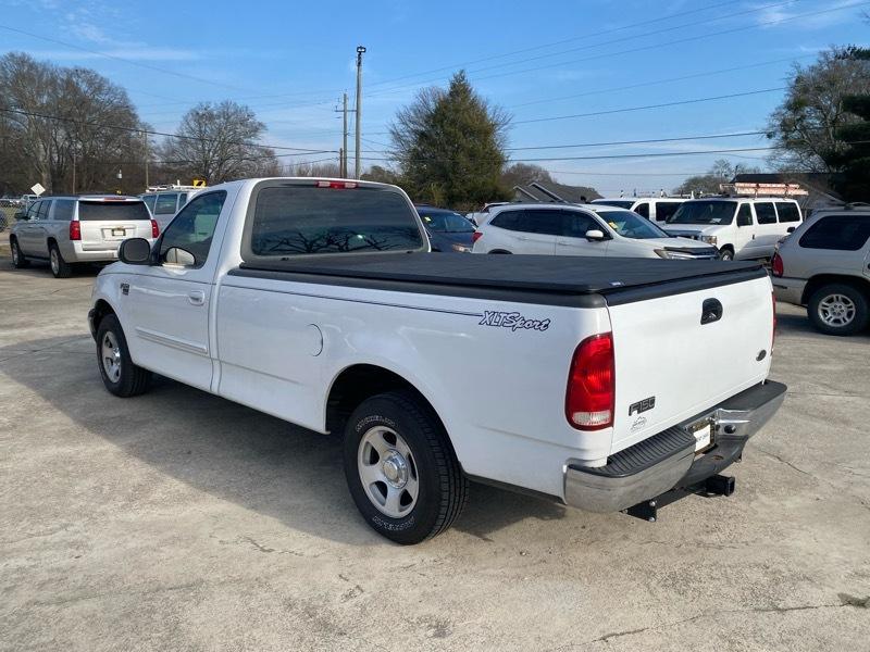 Ford F-150 XL Short Bed 2WD 2001