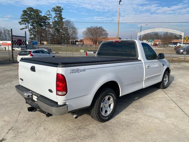 Ford F-150 XL Short Bed 2WD 2001