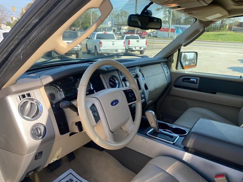 Ford Expedition XLT 2011