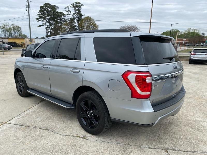 Ford Expedition XLT 2021