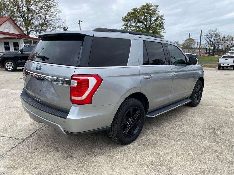 Ford Expedition XLT 2021