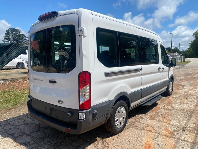 Ford Transit 350 Wagon Med. Roof XLT w/Sliding Pass. 148-in. WB 2018