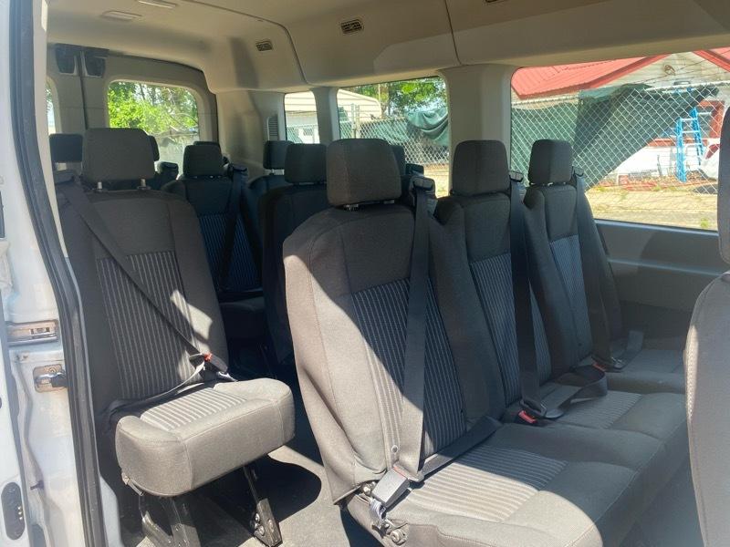 Ford Transit 350 Wagon Med. Roof XLT w/Sliding Pass. 148-in. WB 2018