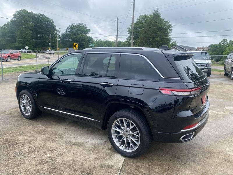 Jeep Grand Cherokee Summit 2023