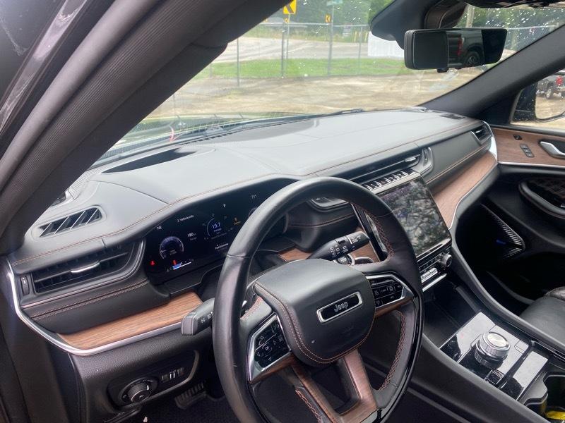 Jeep Grand Cherokee Summit 2023