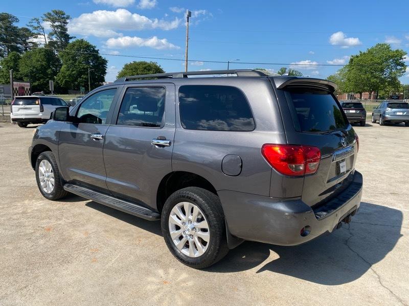 Toyota Sequoia Plantium 4WD 2011
