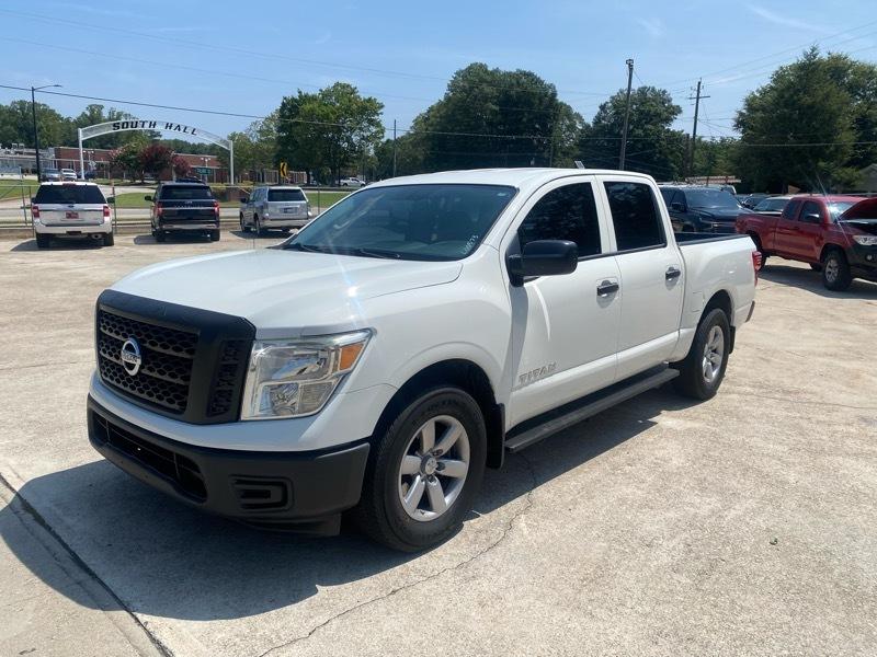 Nissan Titan SV Crew Cab 2WD 2017
