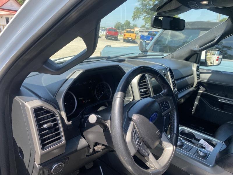 Ford Expedition XLT 4WD 2021