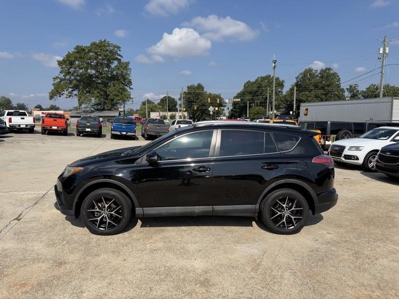Toyota RAV4 SE FWD 2016