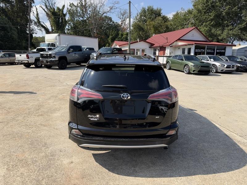 Toyota RAV4 SE FWD 2016