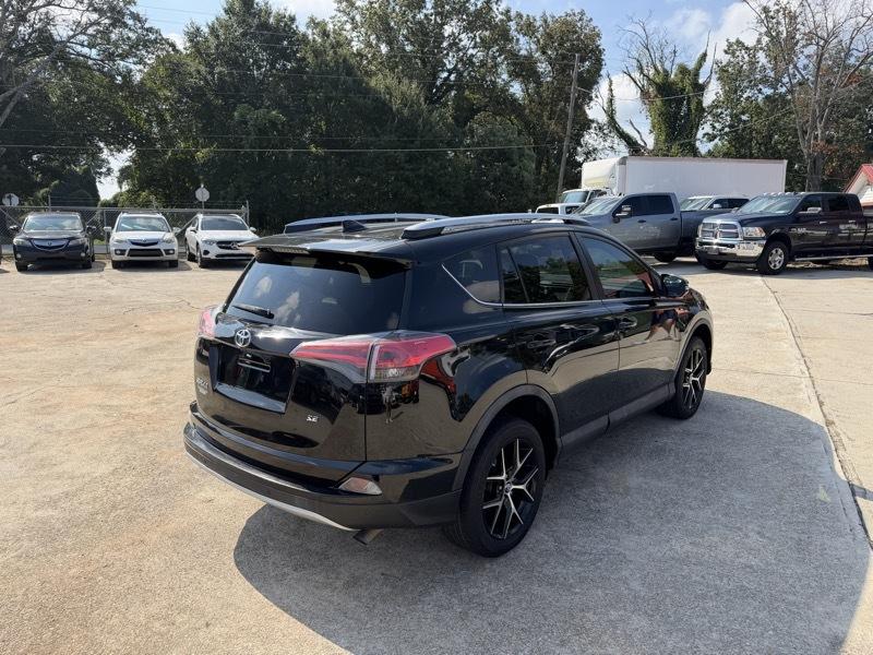 Toyota RAV4 SE FWD 2016