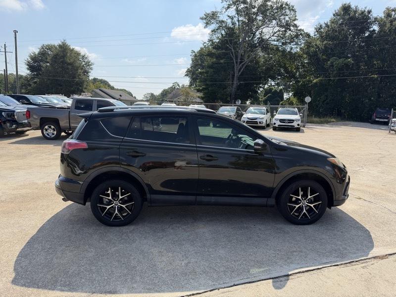 Toyota RAV4 SE FWD 2016