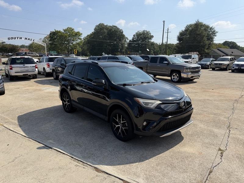 Toyota RAV4 SE FWD 2016