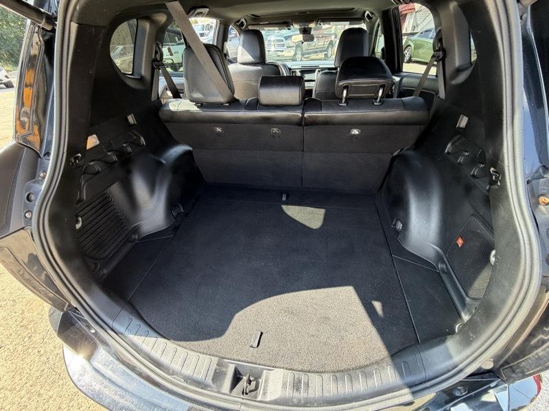 Toyota RAV4 SE FWD 2016