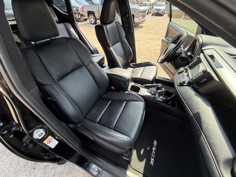 Toyota RAV4 SE FWD 2016