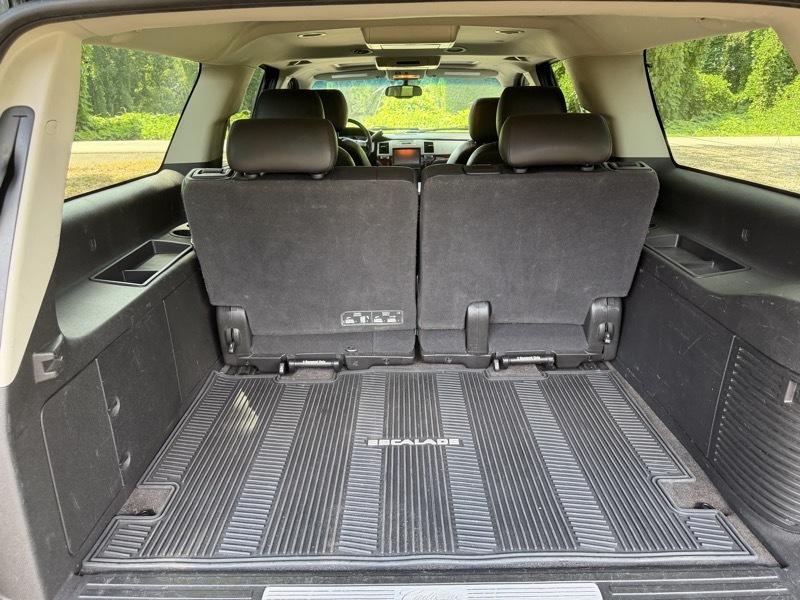 Cadillac Escalade ESV AWD Premium 2012