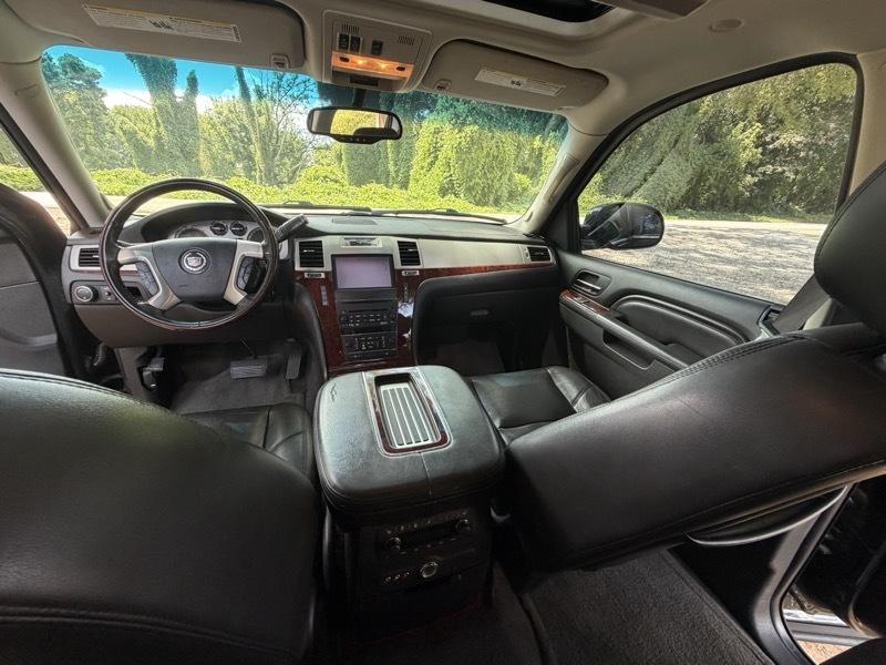 Cadillac Escalade ESV AWD Premium 2012