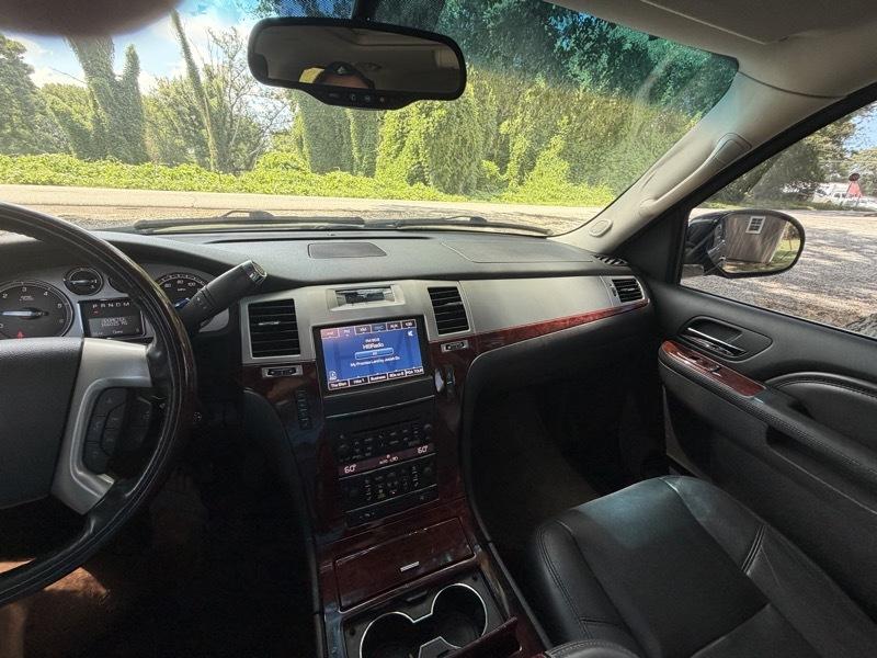 Cadillac Escalade ESV AWD Premium 2012