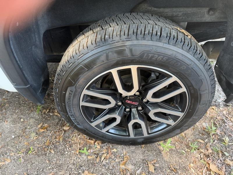 GMC Sierra 1500 AT4 Crew Cab Short Box 4WD 2021
