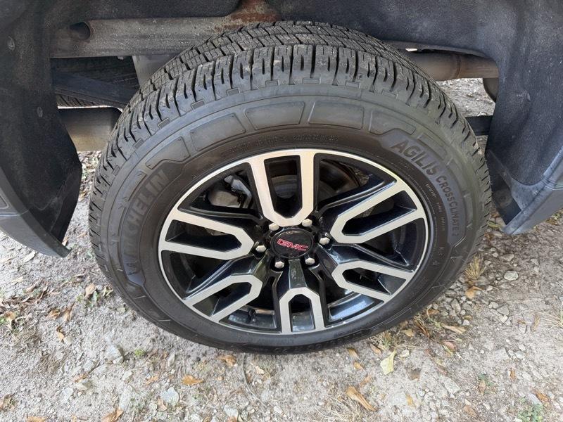 GMC Sierra 1500 AT4 Crew Cab Short Box 4WD 2021