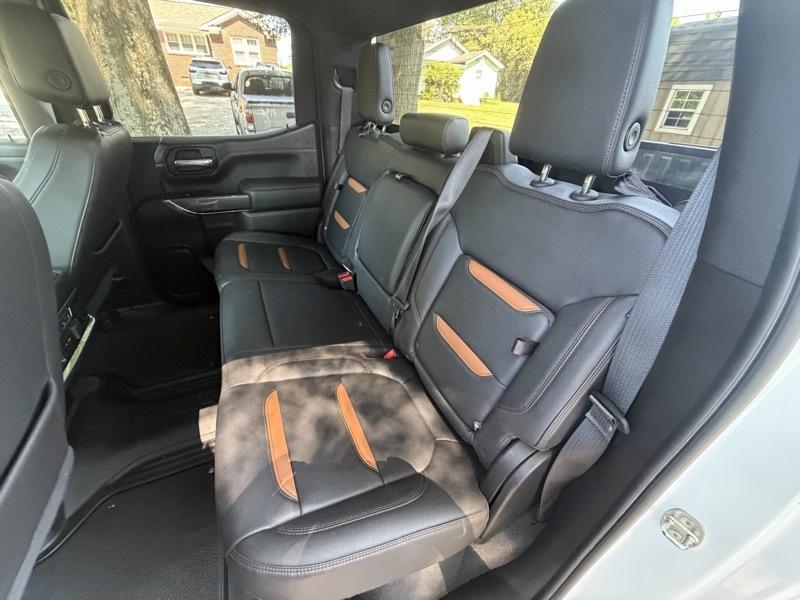 GMC Sierra 1500 AT4 Crew Cab Short Box 4WD 2021