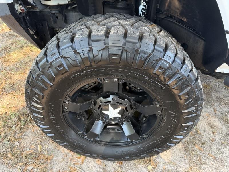 Jeep Wrangler Unlimited Sahara 4WD 2011