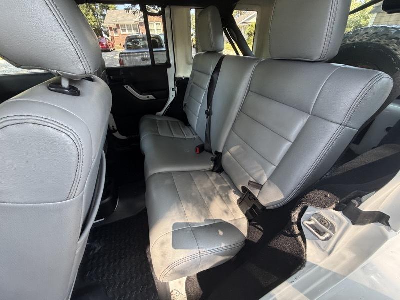 Jeep Wrangler Unlimited Sahara 4WD 2011