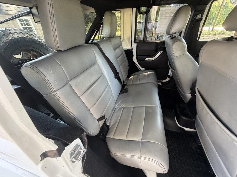 Jeep Wrangler Unlimited Sahara 4WD 2011