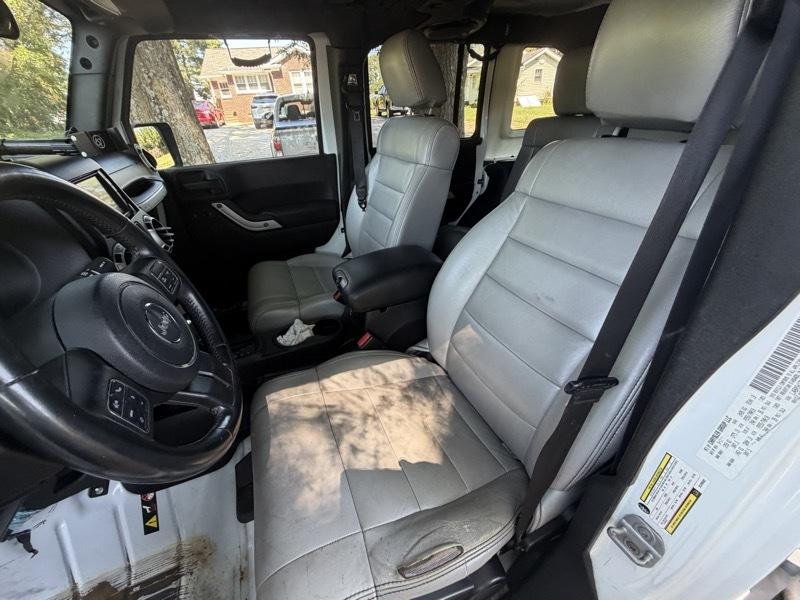 Jeep Wrangler Unlimited Sahara 4WD 2011
