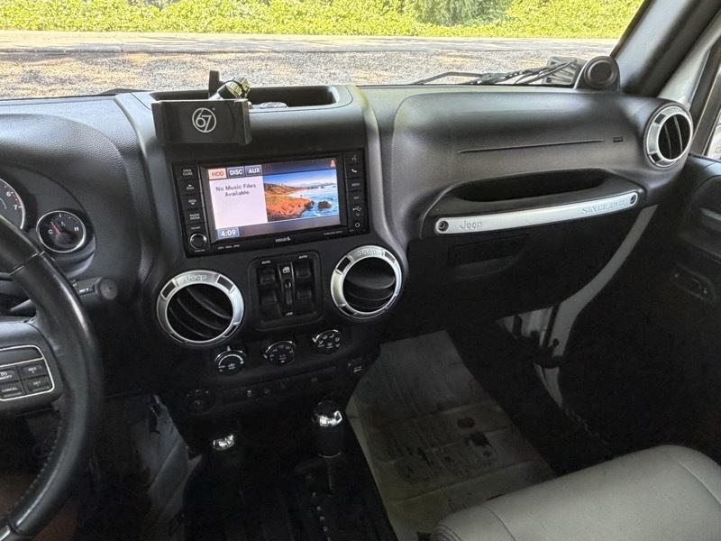 Jeep Wrangler Unlimited Sahara 4WD 2011