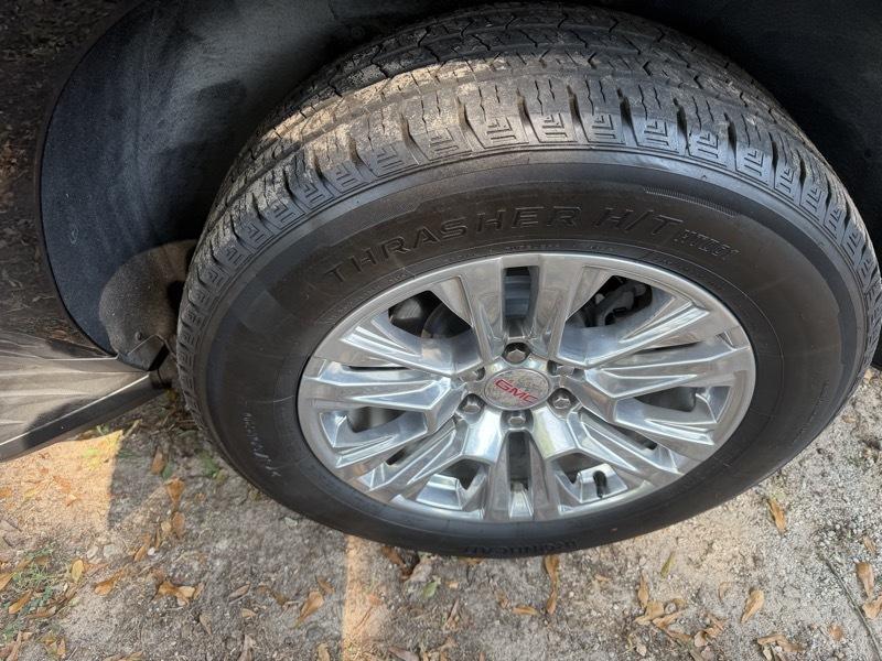 GMC Yukon XL Denali 2WD 4dr 1500 2021
