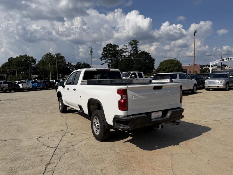 Chevrolet Silverado photo 3