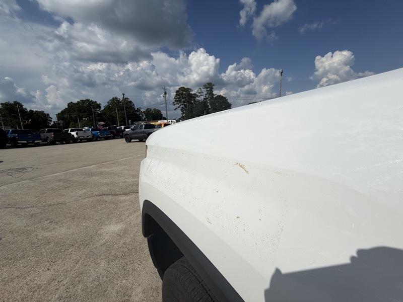 Chevrolet Silverado photo 11