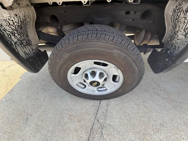 Chevrolet Silverado photo 14