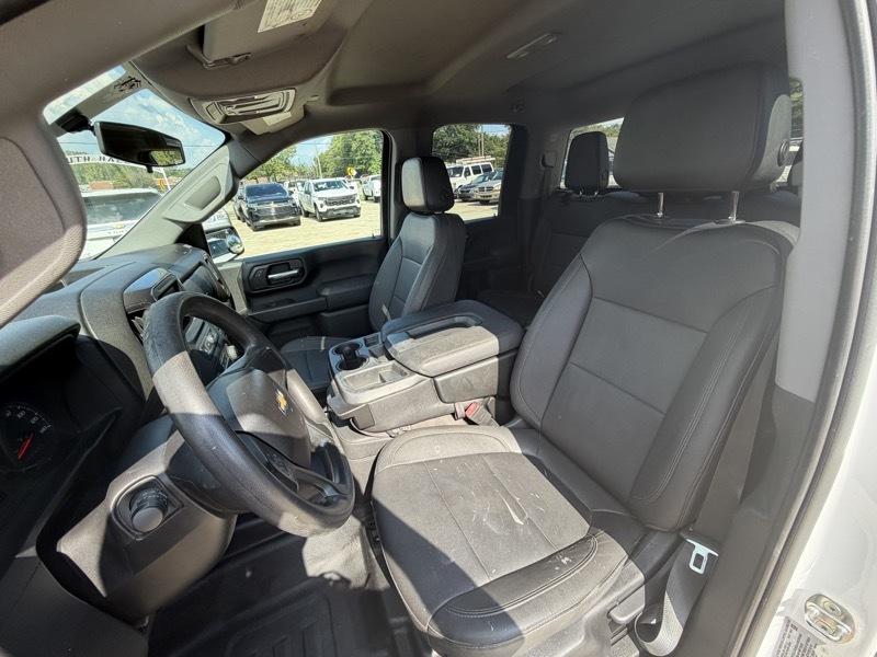 Chevrolet Silverado photo 16