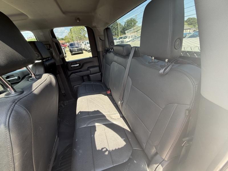 Chevrolet Silverado photo 17