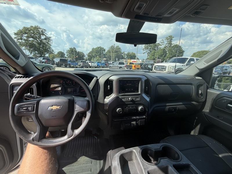 Chevrolet Silverado photo 21