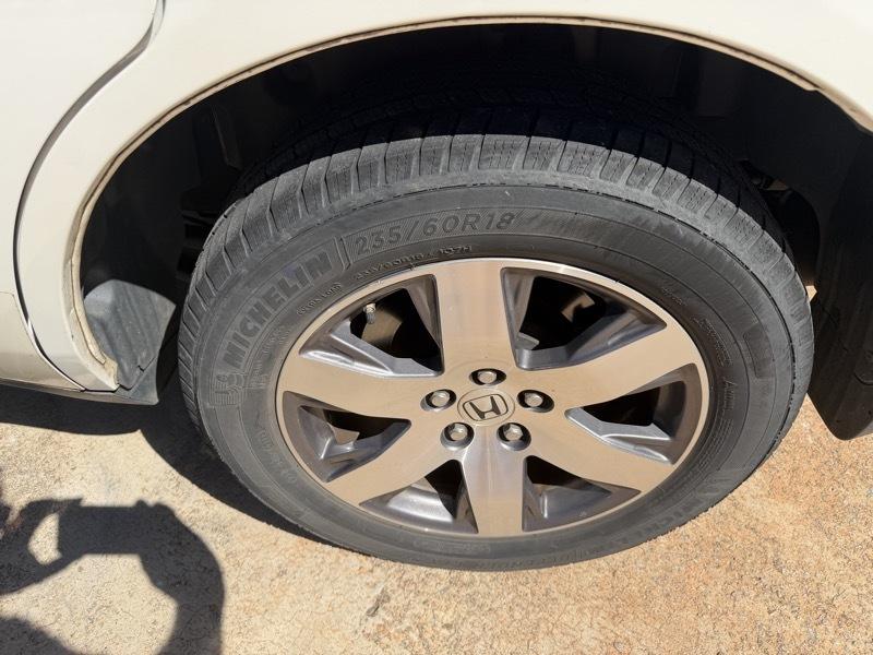 Honda Pilot Touring 4WD 5-Spd AT with DVD 2012