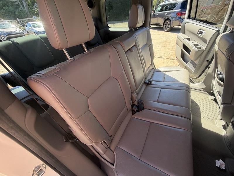 Honda Pilot Touring 4WD 5-Spd AT with DVD 2012