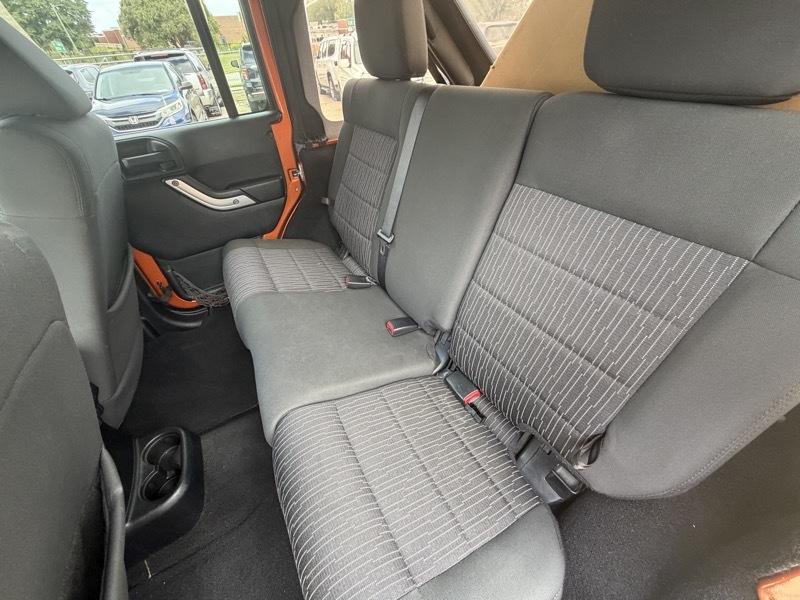 Jeep Wrangler Unlimited Sahara 4WD 2011
