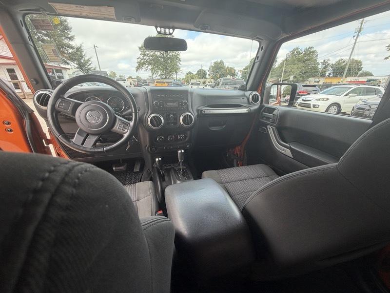 Jeep Wrangler Unlimited Sahara 4WD 2011