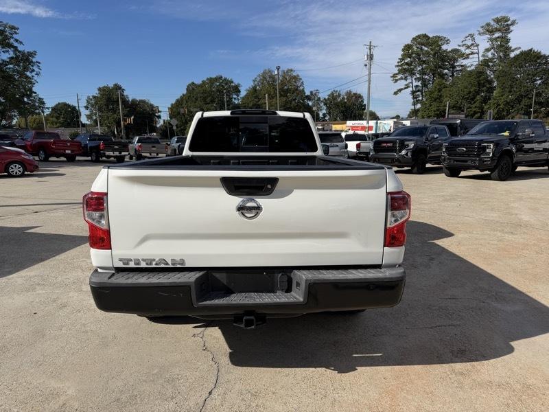 Nissan Titan 2WD 2017