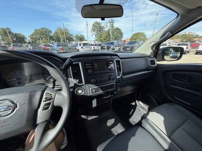 Nissan Titan 2WD 2017