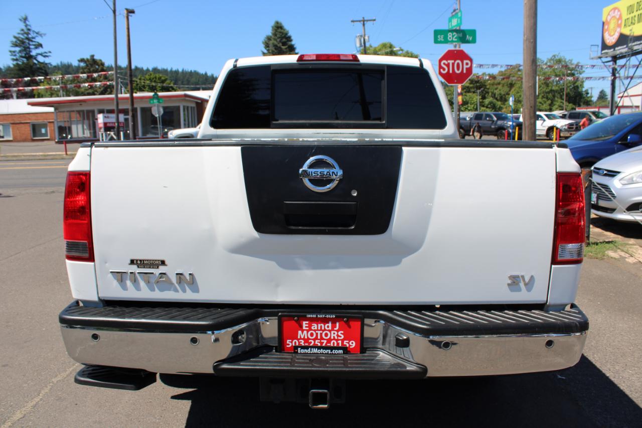 Nissan Titan 2WD Crew Cab SWB SV 2012