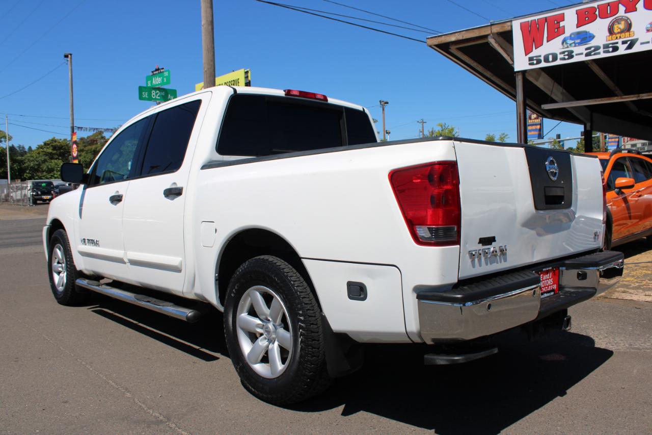Nissan Titan 2WD Crew Cab SWB SV 2012