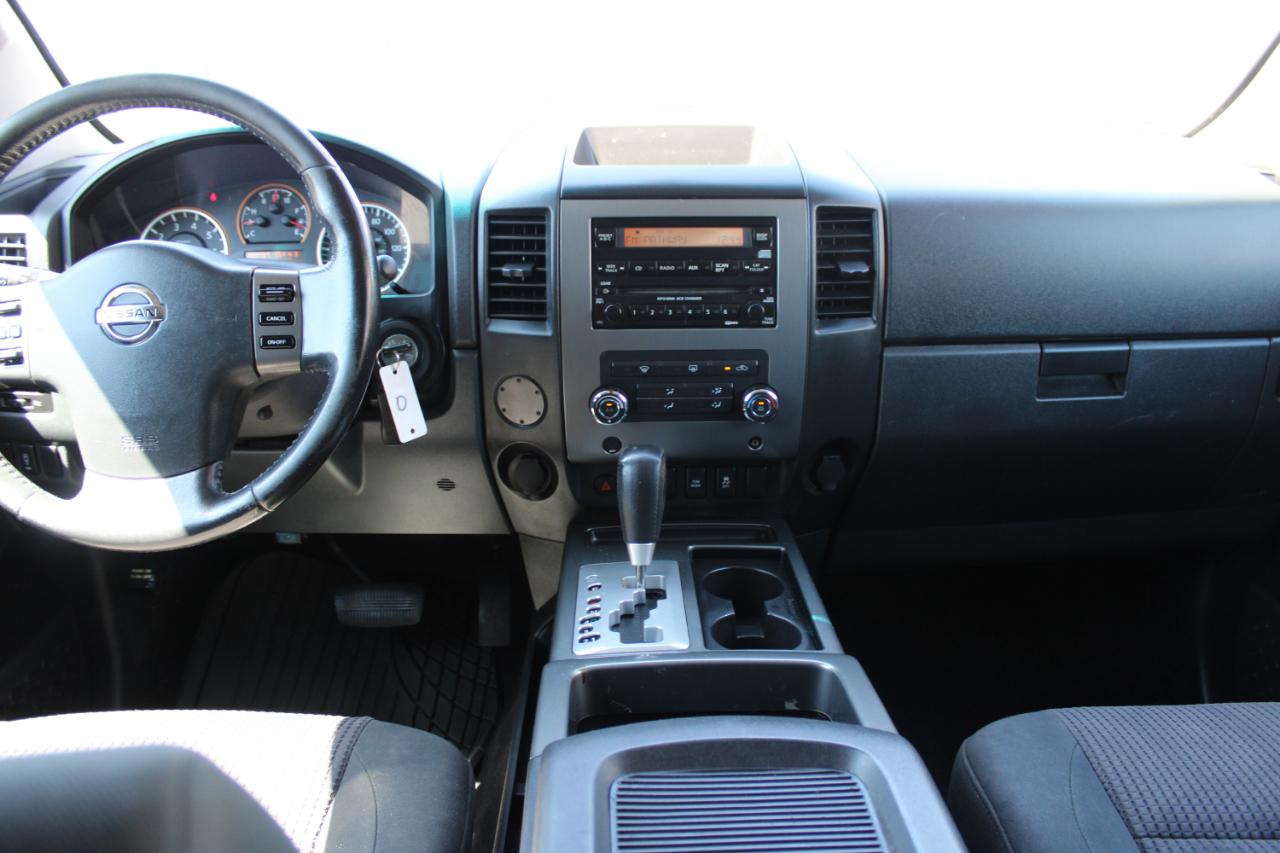 Nissan Titan 2WD Crew Cab SWB SV 2012
